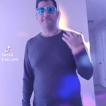 PJ Party thanks the roster of RSW