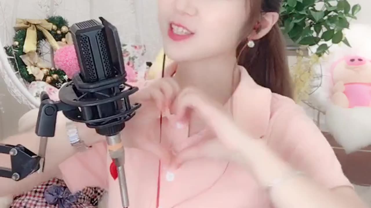 美女热舞