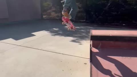 AMAZING SKATE TRICK