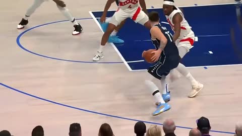 Luka Pulls Off RIDICULOUS Handles & Falling Fadeaway 😲