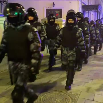 Large Police Presence in Central Moscow to Contain Protests