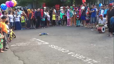 walking street monkey show, Surabaya animal abuse or cultural show $$$$$$