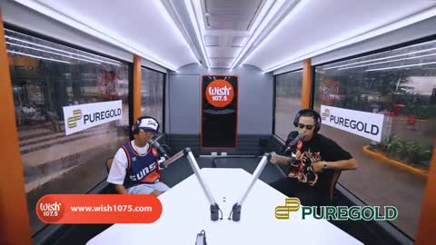 Nik Makino ft. Flow G performs “Moon” LIVE on Wish 107.5 Bus