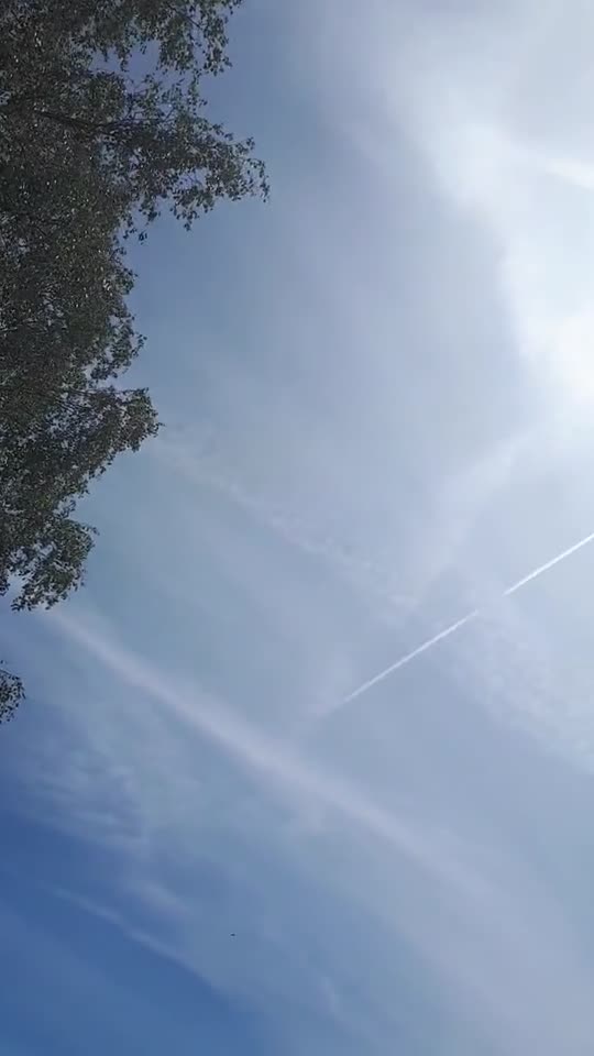 Himmel in Berlin am 17. Juni 2022 um 14:08 Uhr