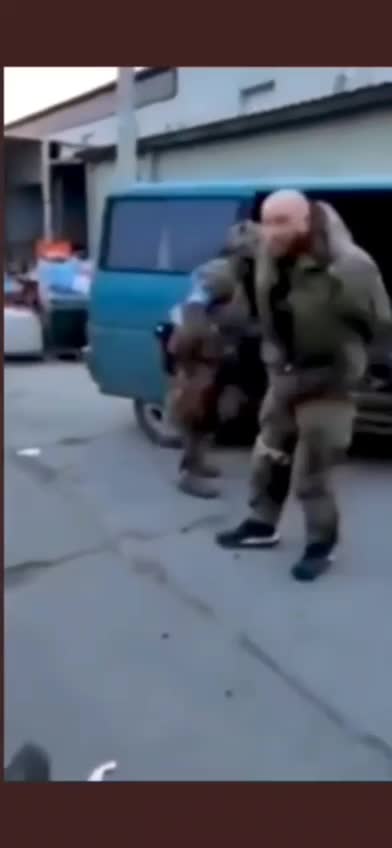 잔혹 장면 주의