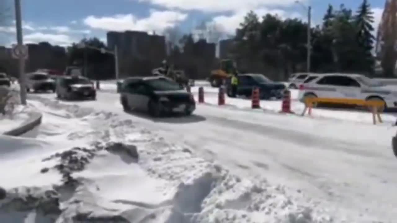 Large group of Police reaches Ottawa