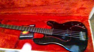 PROFILE Black Magic bass guitar