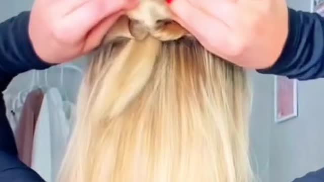 Short hair claw clip hairstyle