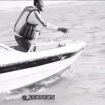 The fish and the cell - Super funny video