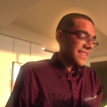 N3on has Sticky Fingers 🖐️