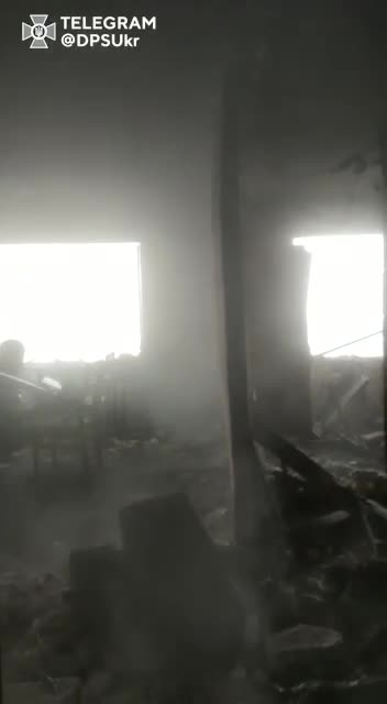 Ukrainian Fires Stinger Out of a Window