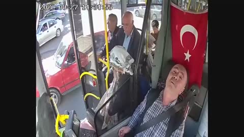 Bus driver from Turkey suffers a heart attack (quackcinated) 49 sec.