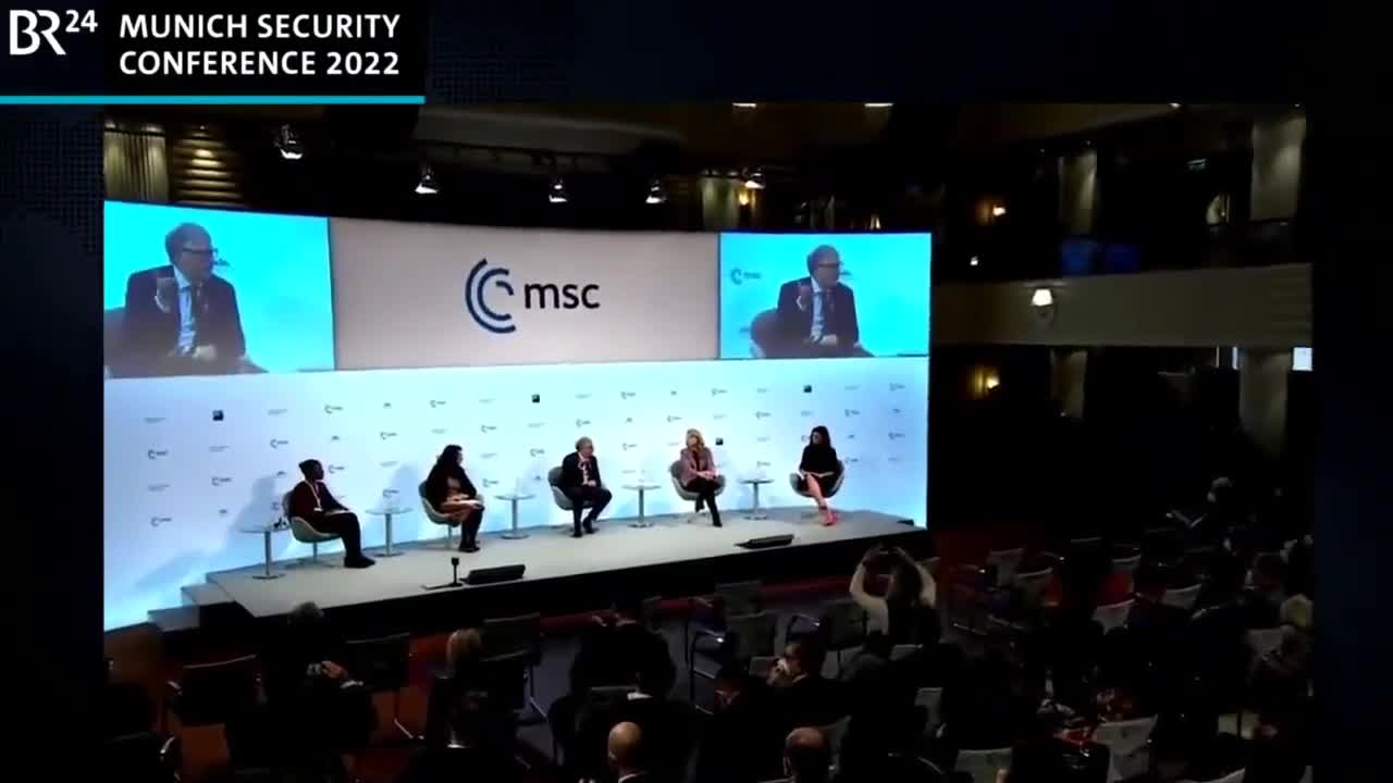 Bill Gates: "Omicron is a type of Vaccine, Risks are Dramatically Reduced" - CLIP