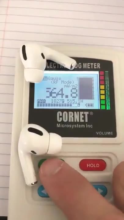 Kolejny film pokazujący obłędny poziom promieniowania EMF pochodzącego ze słuchawek bezprz.