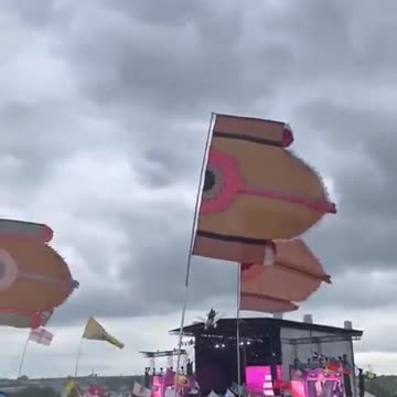 'Dangerous overcrowding' during Avril Lavigne's Glastonbury set