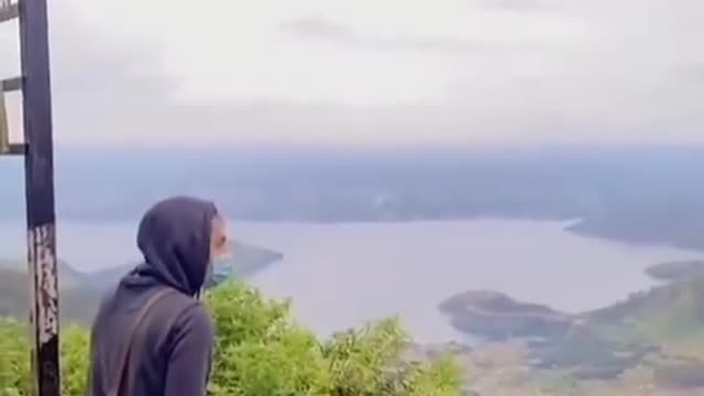 Ada yang paham gak sih kalian guys 🤣 . LOCATION Samosir Sumatera Utara INDONESIA .
