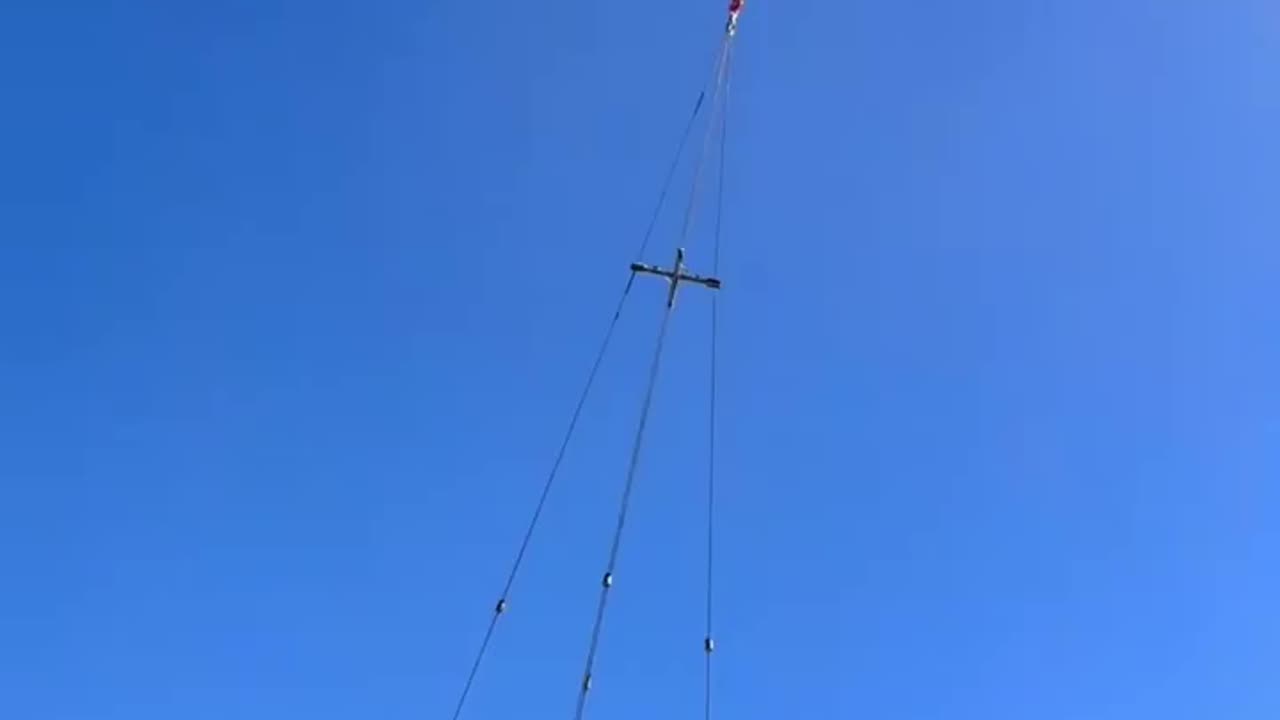 Chinook helicopter transporting a 12 ton spider excavator