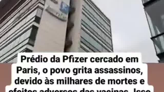 Pfizer sob protesto - o povo grita assassinos devido às mortes pela vacina COVID