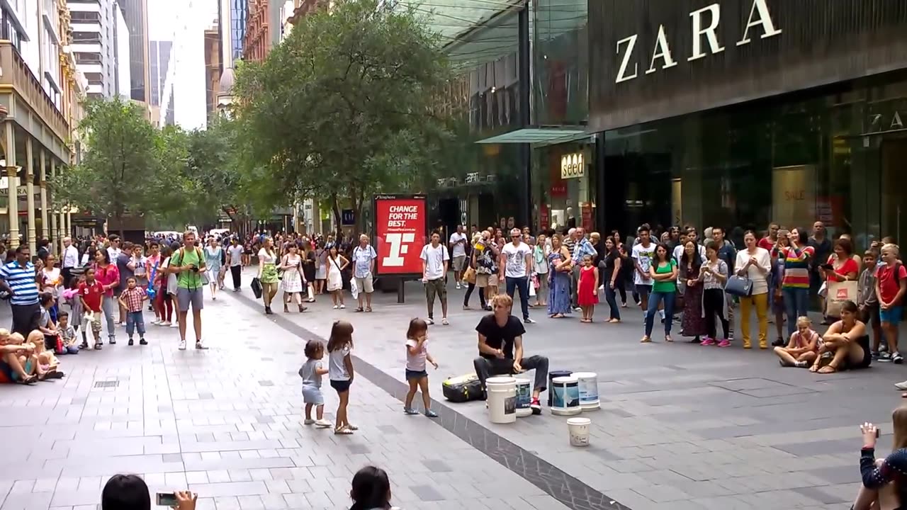 "Street Drummer's Epic Bucket Beats – Unbelievable Talent!" 🥁🔥