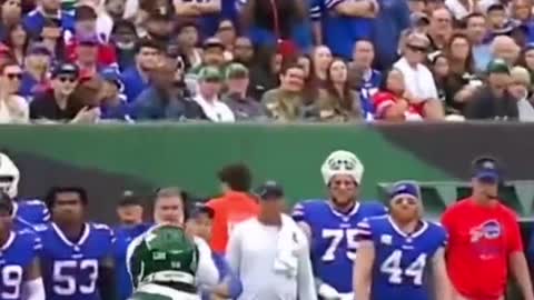 Bro had to use Odell’s bat signal🦇😂