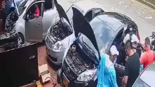 Video: A mano armada varios hombres perpetraron un hurto masivo en el Bulevar Bolívar de Bucaramanga