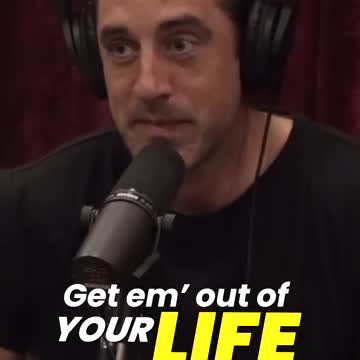 Aaron Rodgers On "Friends" that Turned On Him Due to his Vaccination Status