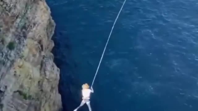 😍Girl Best Long Jump💪👍 With The Rope Into Sea - Girl Best Skill