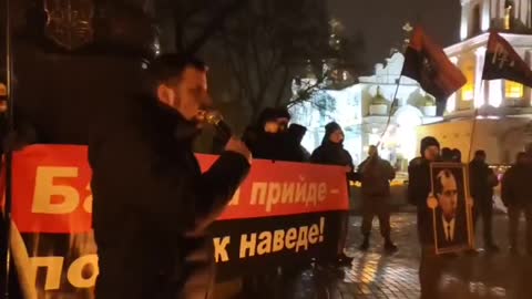 ️The Russian flag was burned at the march of Ukrainian nationalists in Poltava