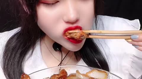 Asmr water drinking and eating