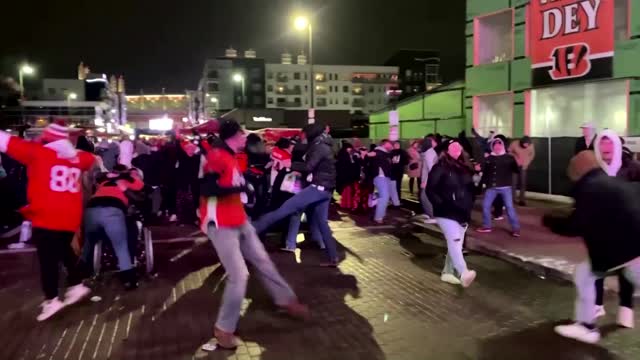 Bengals fans celebrate first touchdown in Super Bowl