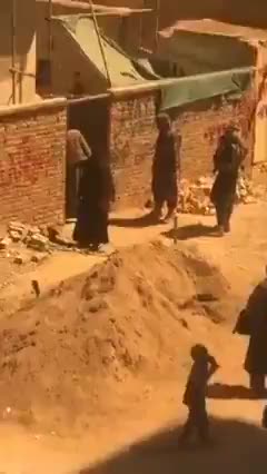 Kabul - Taliban hunting dissidents in house-to-house search