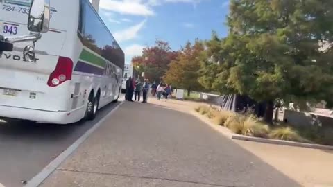 Kamala still busing people to her rallies