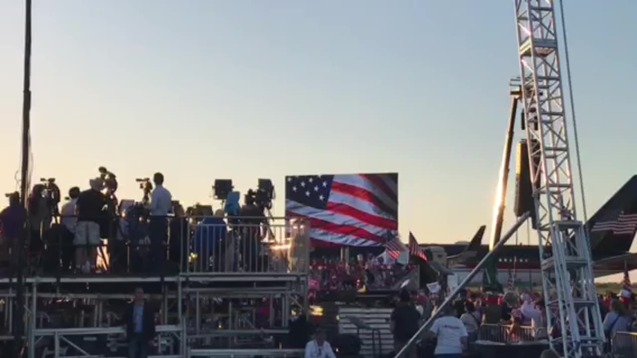 Trump 3-25-23 Waco rally-Q song starting-Trump saying Now we are a nation in decline