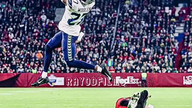 Tom Brady gets SMOKED on a passðŸ˜#fyp #nfl #seahawks #tombrady