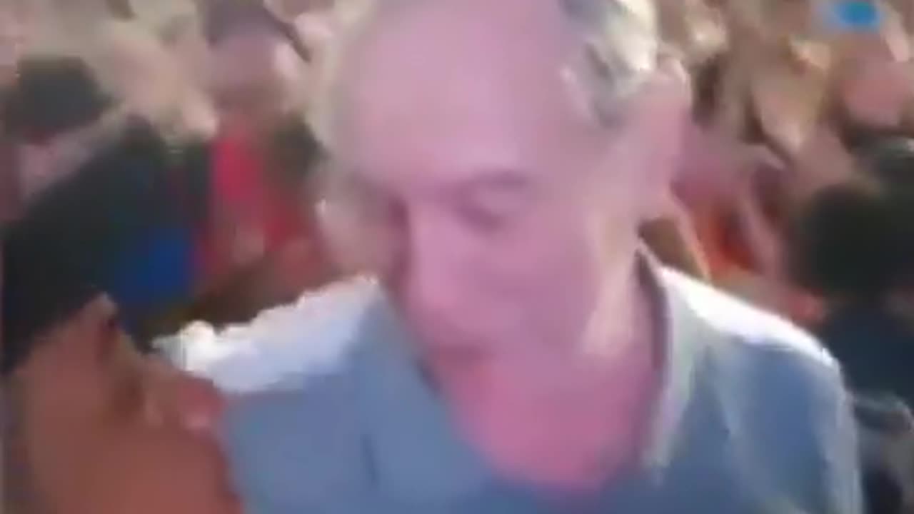 Vídeo mostra Ciro Gomes agredindo jovem após ser chamado de 'bandido'