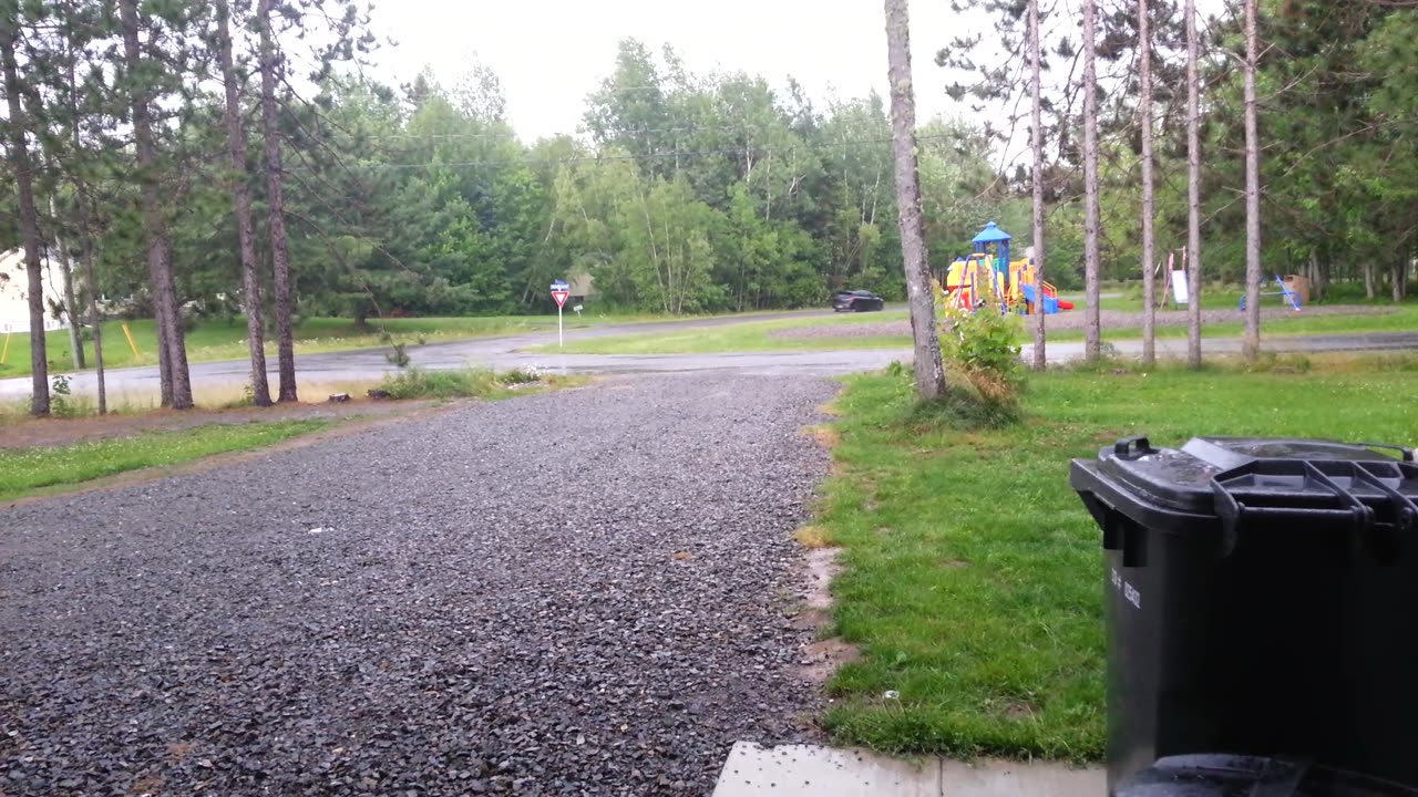 20160718_192631 sketchy car in the neighborhood