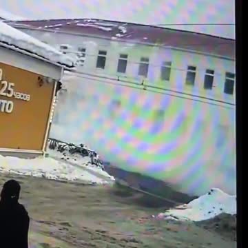 Russia. In Rybinsk, an avalanche of snow that fell from the roof overwhelmed an entire family