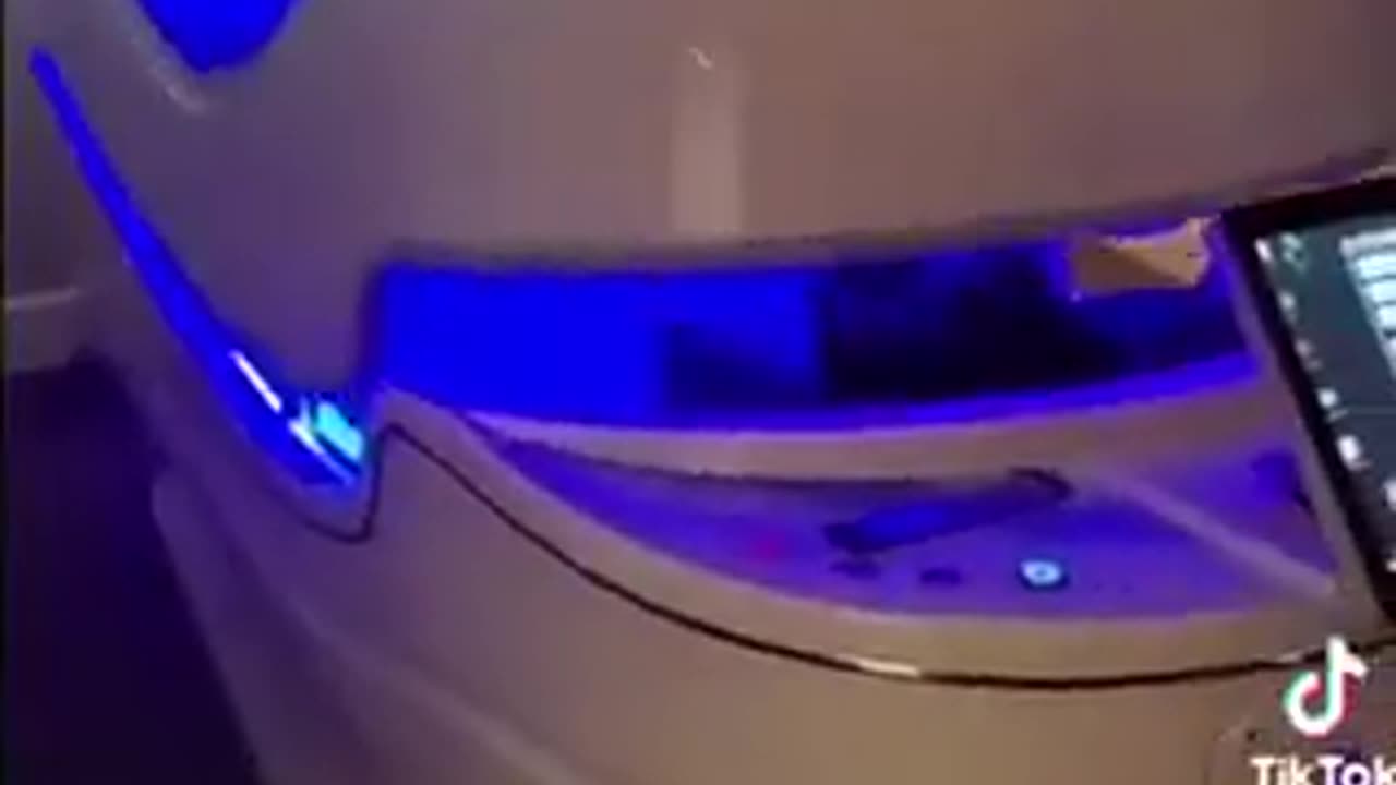 네덜란드가 최초로 설치한 국가, 치료 후 당일 퇴원,치유 주파수로 작동하는 UV 힐링 테크