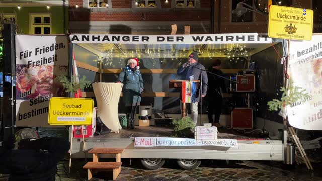 Ueckermünde - Der Stadtpräsident R. Kriewitz ergreift das Wort 07.12.2022