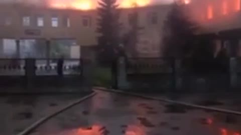 Ukraine War - A regional hospital is on fire in Krasny Liman