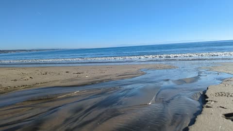 Gentle Waves, Sunshine and Beach Time.