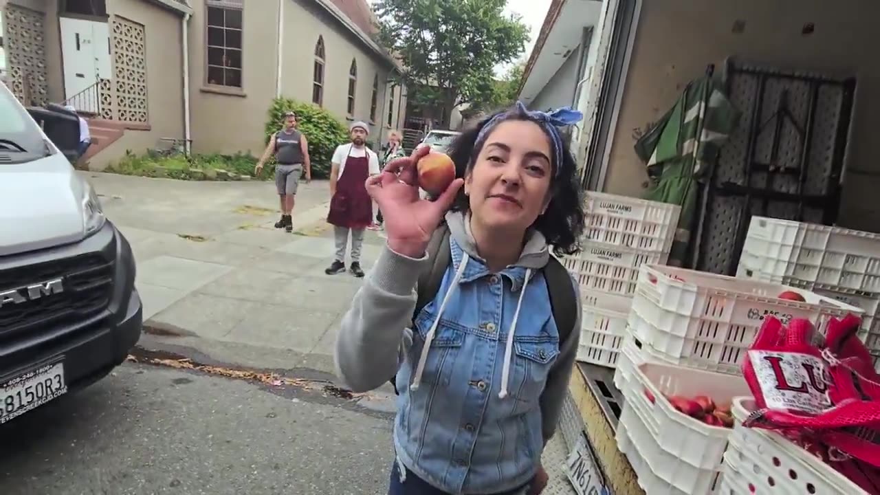 Out Of Her Mind Lib Goes 5150 Crazy On Produce Vendor