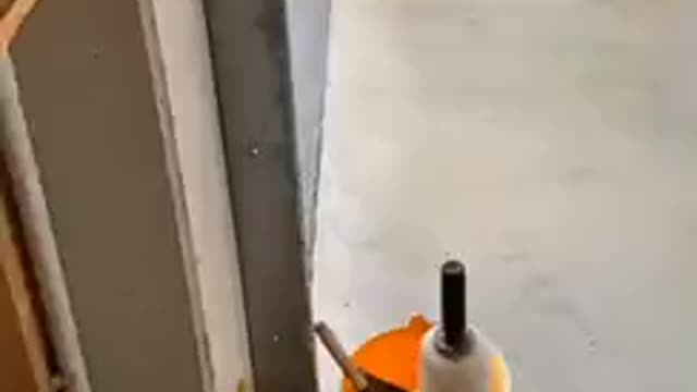 How to open a beer very efficient