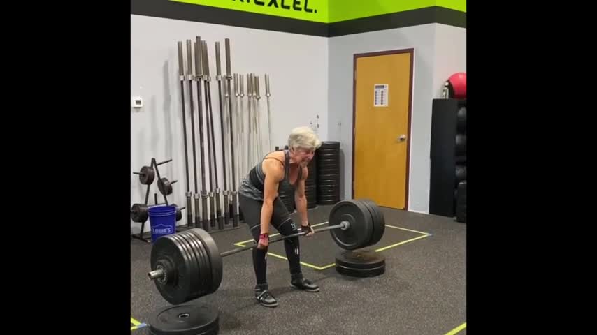 71yr Old Woman Deadlifts 285lbs Heavy Weights