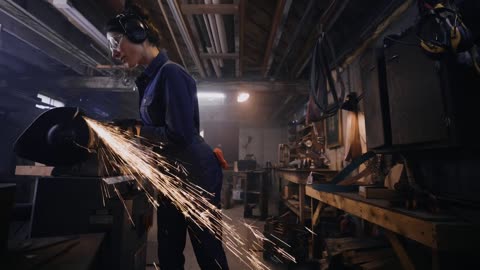 Forging Her Way Professional Knifemaker Chelsea Miller 30