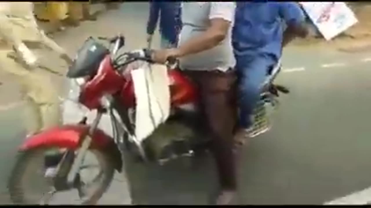 India 🇮🇳 funny 👀