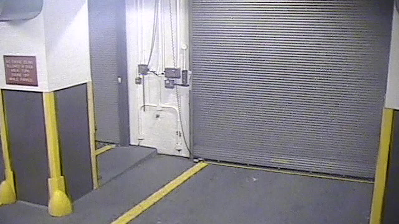 3204LHOBBACStLoadingDock_2021-01-06_04h13min52s060ms.mp4