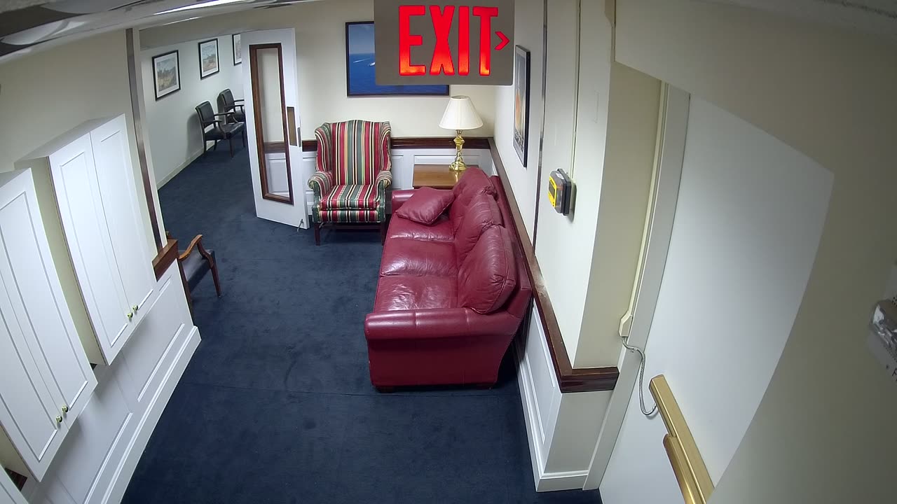 0449USCH04H405Lobby_2021-01-06_17h54min50s180ms.mp4