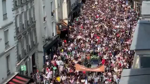 Paris July 17 2021 Protest COVID Macron