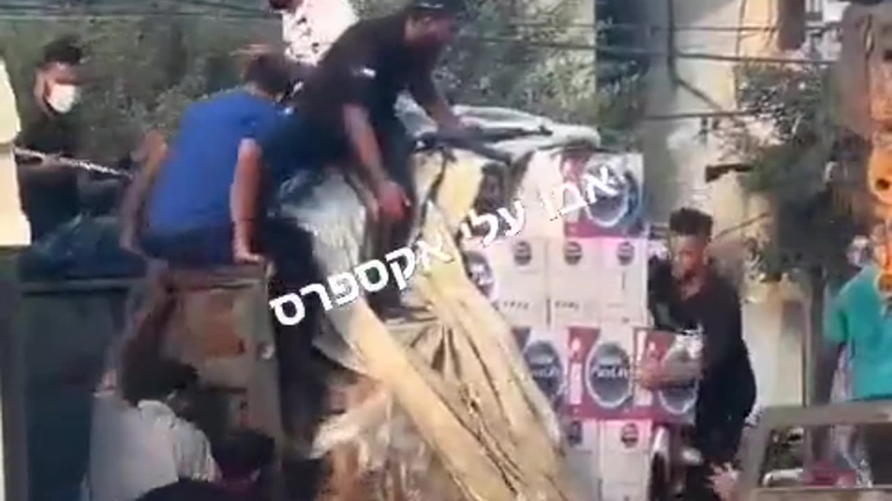 Hamas stole an entire truck of humanitarian aid and food and Gaza